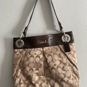 NWOT Coach Brown and Tan Signature Shoulder Bag NO CALLOUTS